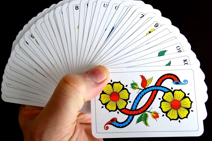 Baraja de cartas en abanico